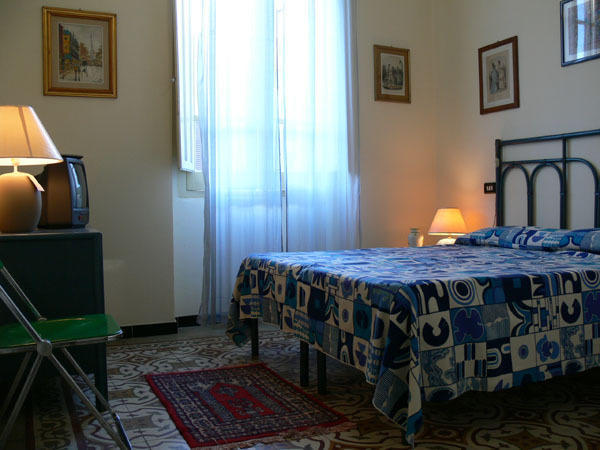 Casanoemi 2 Bed & Breakfast Cagliari Phòng bức ảnh