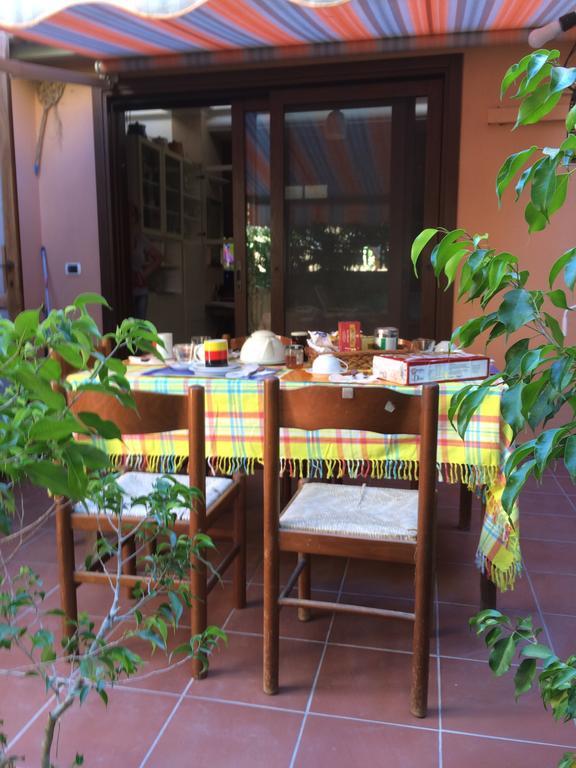 Casanoemi 2 Bed & Breakfast Cagliari Ngoại thất bức ảnh