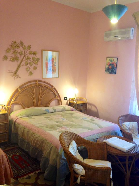 Casanoemi 2 Bed & Breakfast Cagliari Ngoại thất bức ảnh